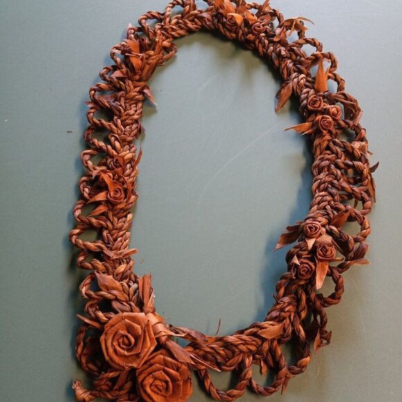 Antique Natural Fiber Hawiian Lei Twisted/Woven Flower Rosettes Symbol of Aloha - Picture 1 of 10